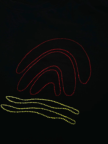 Black embroidered rainbow wave - black,